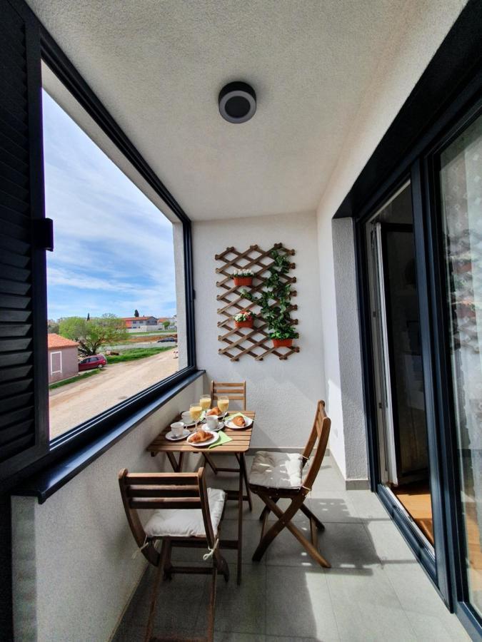 Apartament Mia Bella Pulaアパートメント エクステリア 写真